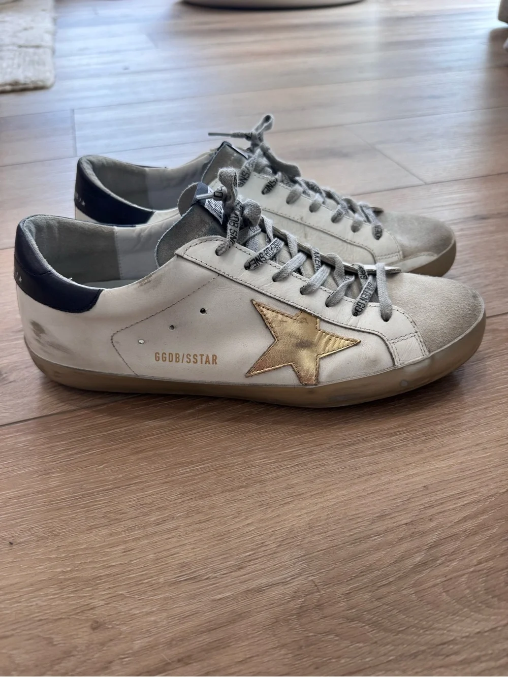 Golden Goose White Sneakers with Gold Star Accent - Picture 5 of 8